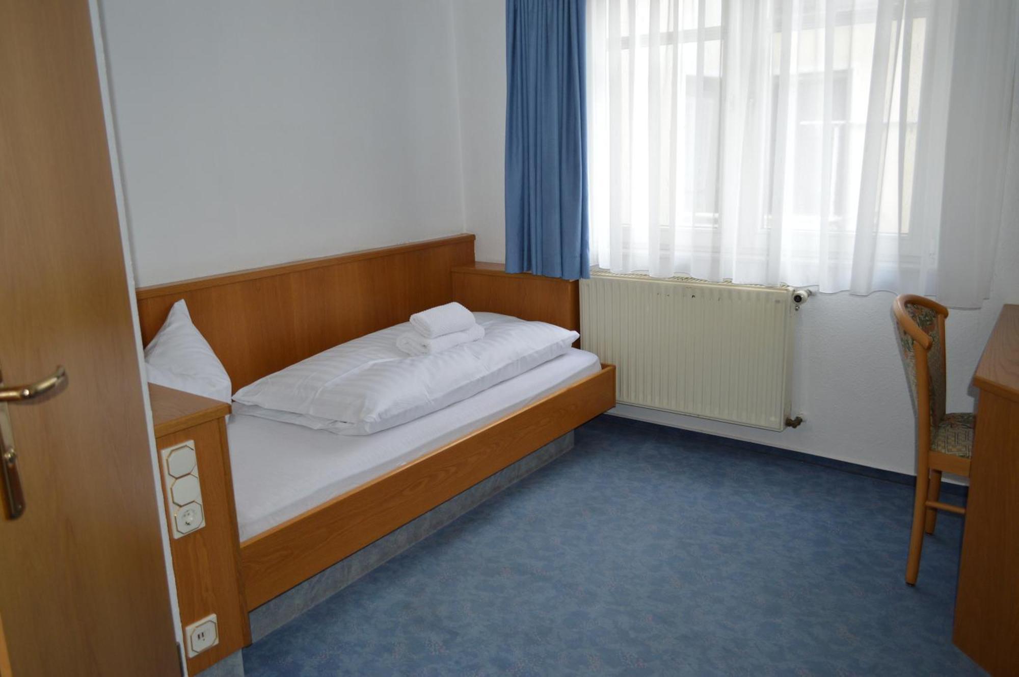 Gasthof Hotel Loewen Бад Бухау Екстериор снимка